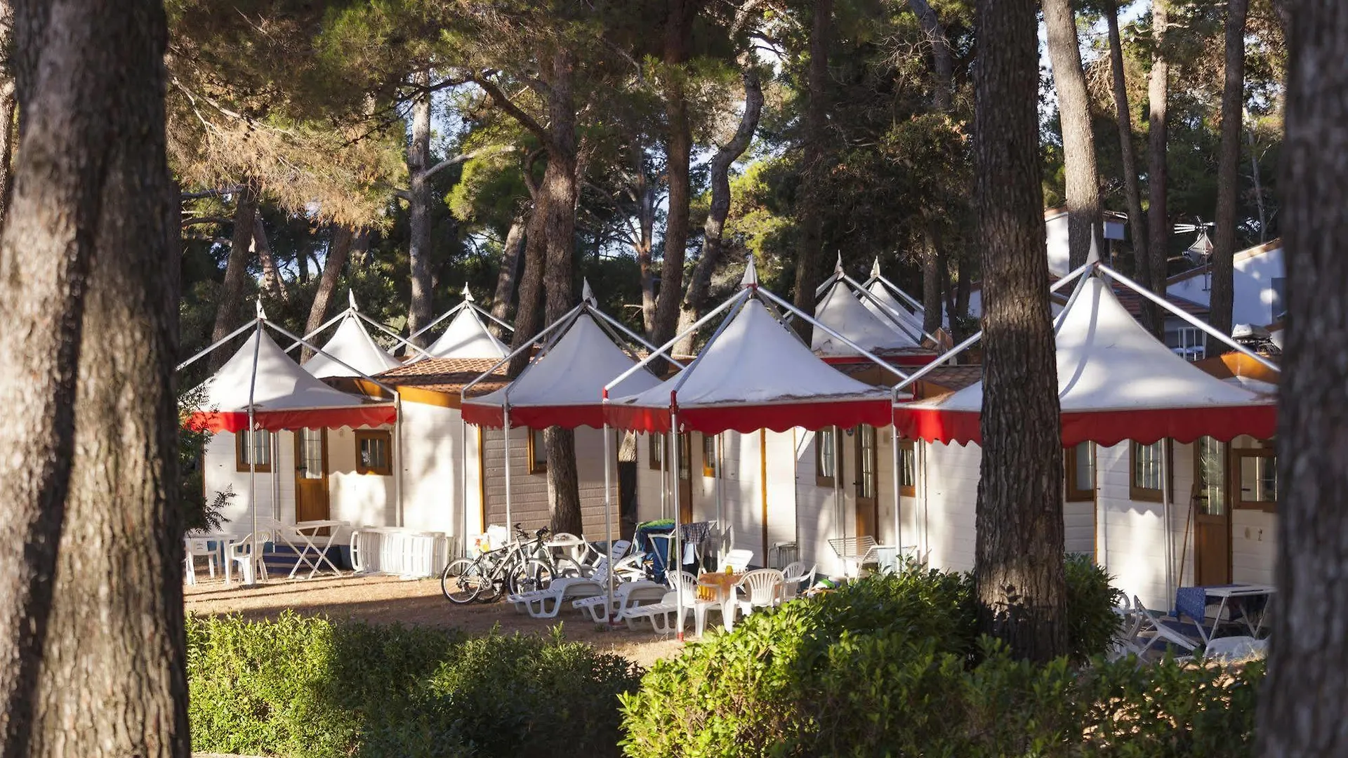 캠프장 Camping Village Poljana 말리로시니